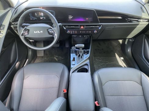 New 2025 Kia Niro EX image 9
