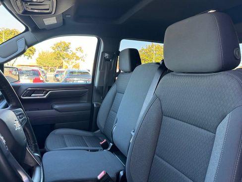 Used 2025 Chevrolet Silverado 1500 LT AWD/4WD image 12