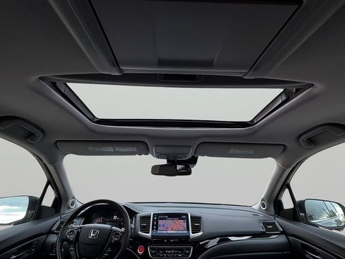 Used 2016 Honda Pilot Touring image 31