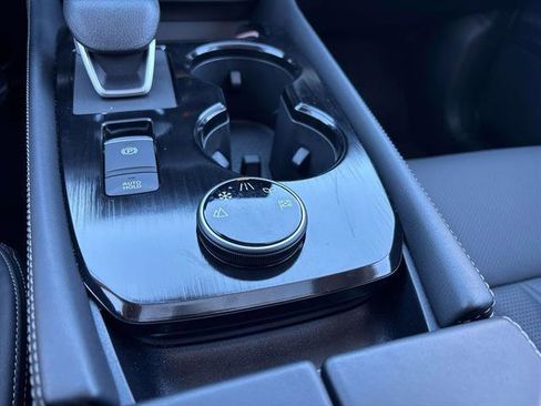 Used 2025 Nissan Rogue Platinum w/ Tech Package image 29