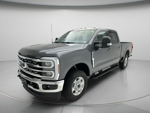 New 2026 Ford F250 XLT w/ XLT Premium Package AWD/4WD image 4
