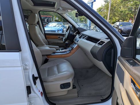Used 2013 Land Rover Range Rover Sport HSE AWD/4WD image 29