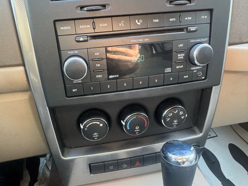 Used 2008 Jeep Liberty Sport image 20
