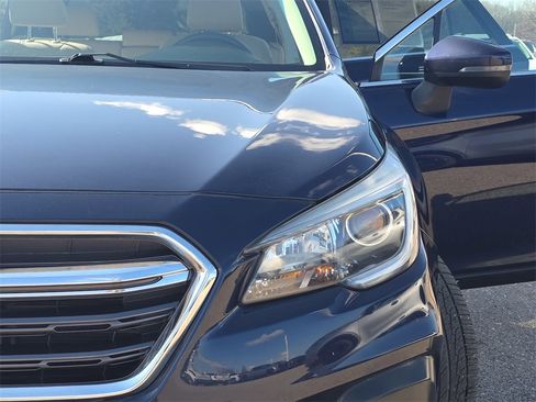 Used 2018 Subaru Outback 2.5i Limited image 31