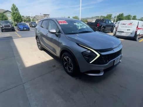 Used 2025 Kia Sportage LX FWD image 4