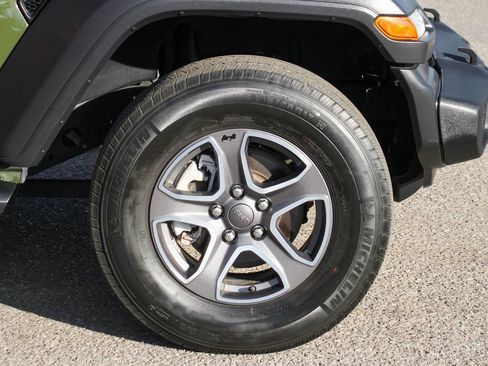 Used 2022 Jeep Wrangler Sport S image 34