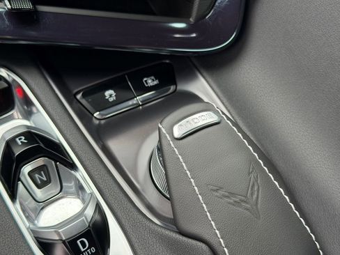 Used 2025 Chevrolet Corvette Stingray Preferred Conv w/ Stealth Interior Trim Package RWD image 33