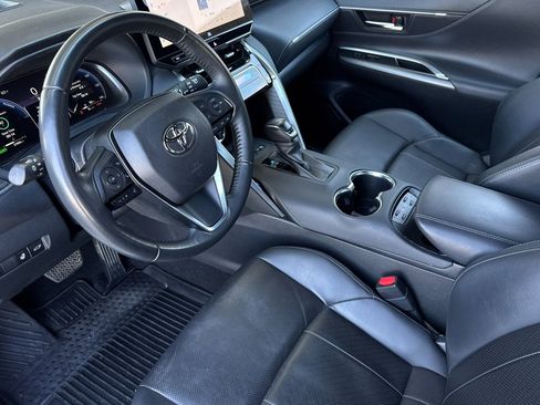 Used 2024 Toyota Venza Limited AWD/4WD image 12