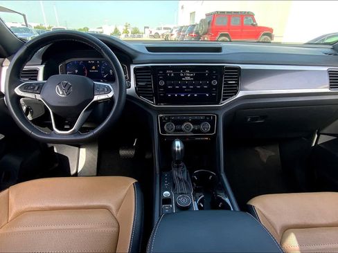Used 2021 Volkswagen Atlas Cross Sport SEL Premium image 14