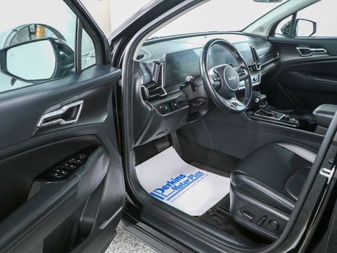 Used 2023 Kia Sportage EX FWD image 3