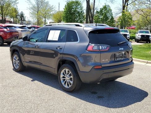 Used 2021 Jeep Cherokee Latitude Plus image 3