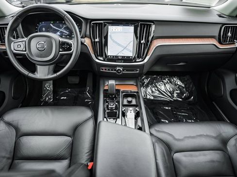 Used 2024 Volvo S60 B5 Plus image 20