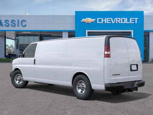 New 2026 Chevrolet Express 3500 Extended image 3