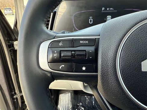 Used 2024 Kia Sportage EX image 16