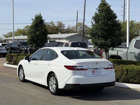 Certified 2025 Toyota Camry LE FWD image 5