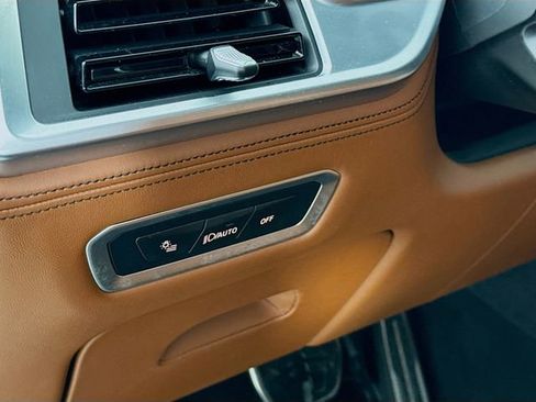 Used 2024 BMW X7 M60i w/ Executive Package image 10