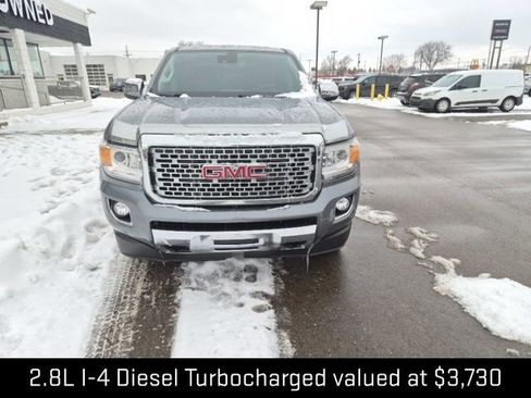 Used 2019 GMC Canyon Denali image 2