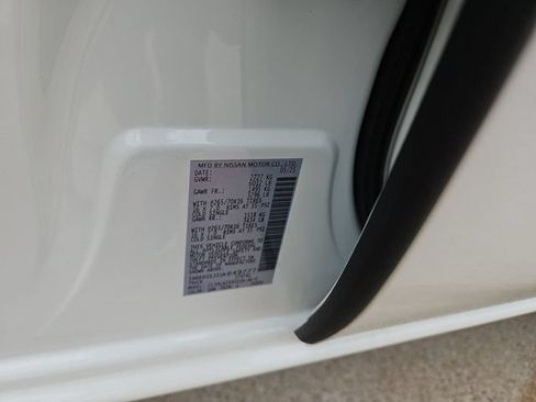 Used 2025 Nissan Frontier S RWD image 27