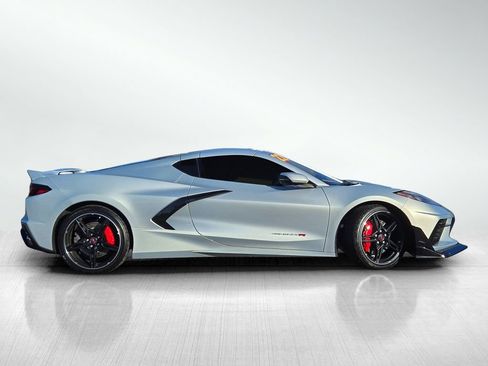 Used 2022 Chevrolet Corvette Stingray Premium Cpe w/ Z51 Performance Package image 3