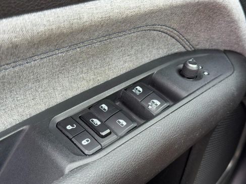 Used 2024 Jeep Compass Latitude AWD/4WD image 23