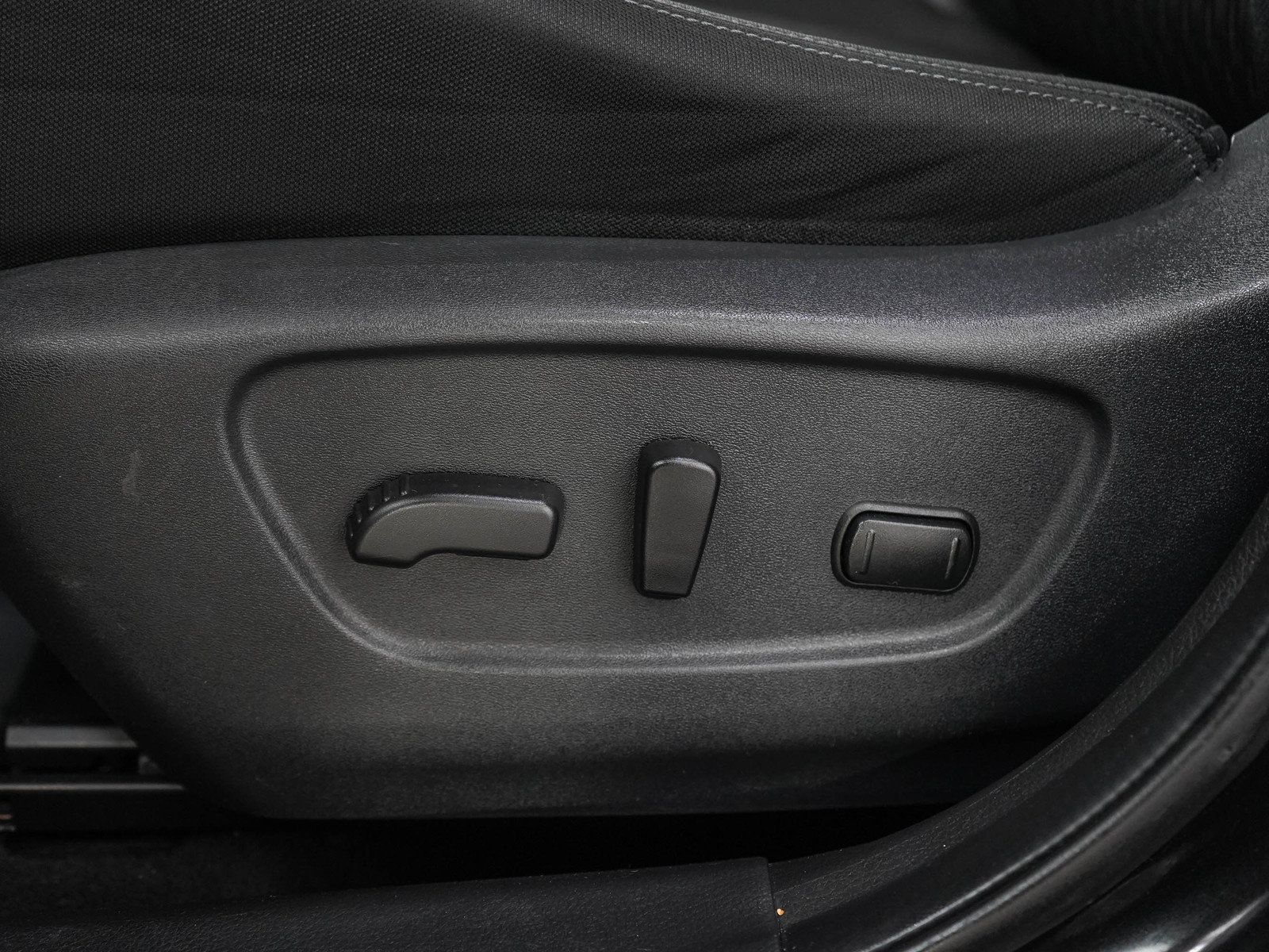 Used 2019 Nissan Rogue SV AWD/4WD image 27