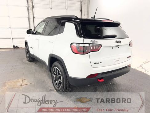 Used 2025 Jeep Compass Trailhawk AWD/4WD image 7