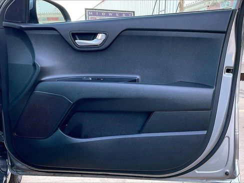 Certified 2021 Kia Rio S image 23