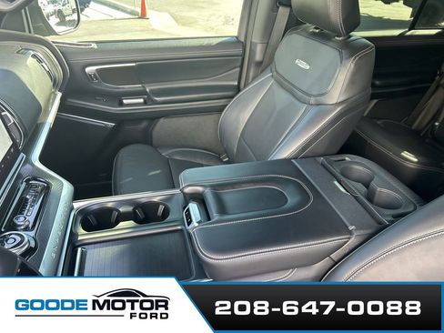 Used 2025 Ford Expedition Platinum w/ Stealth Performance Package AWD/4WD image 12