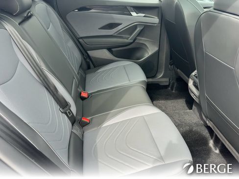 New 2026 Volkswagen Tiguan SE R-Line FWD image 19