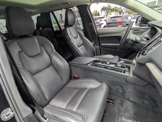 Certified 2025 Volvo XC90 T8 Ultra w/ Protection Package Premier AWD/4WD image 30