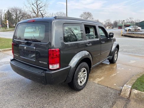 Used 2011 Dodge Nitro SE image 5