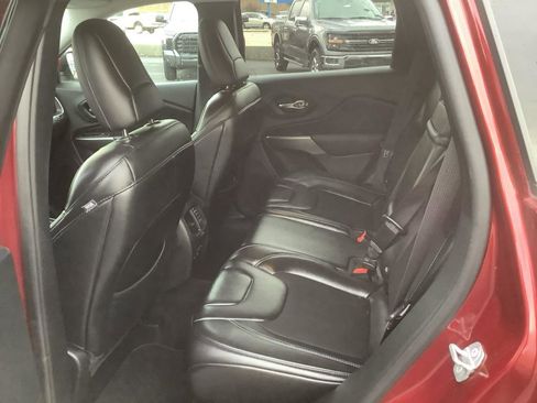 Used 2019 Jeep Cherokee Latitude Plus image 9