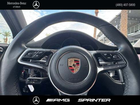 Used 2017 Porsche Macan AWD/4WD image 30