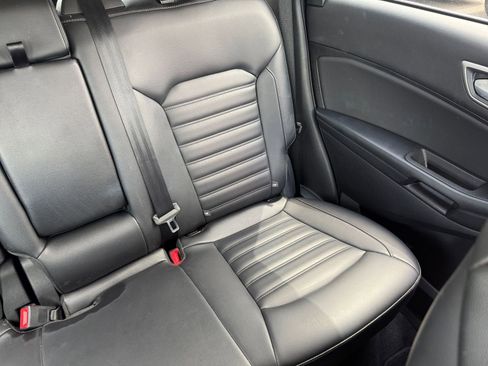 Used 2024 Ford Edge SEL image 36