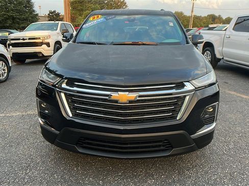 Certified 2023 Chevrolet Traverse LT image 2