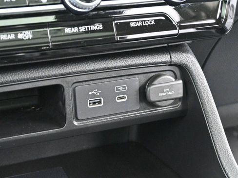 Used 2025 Honda Pilot Elite image 25