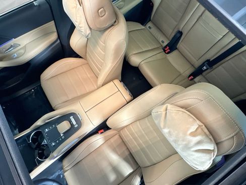 New 2026 Mercedes-Benz GLS 580 4MATIC image 19