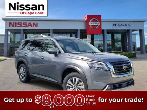 New 2025 Nissan Pathfinder SL image 1