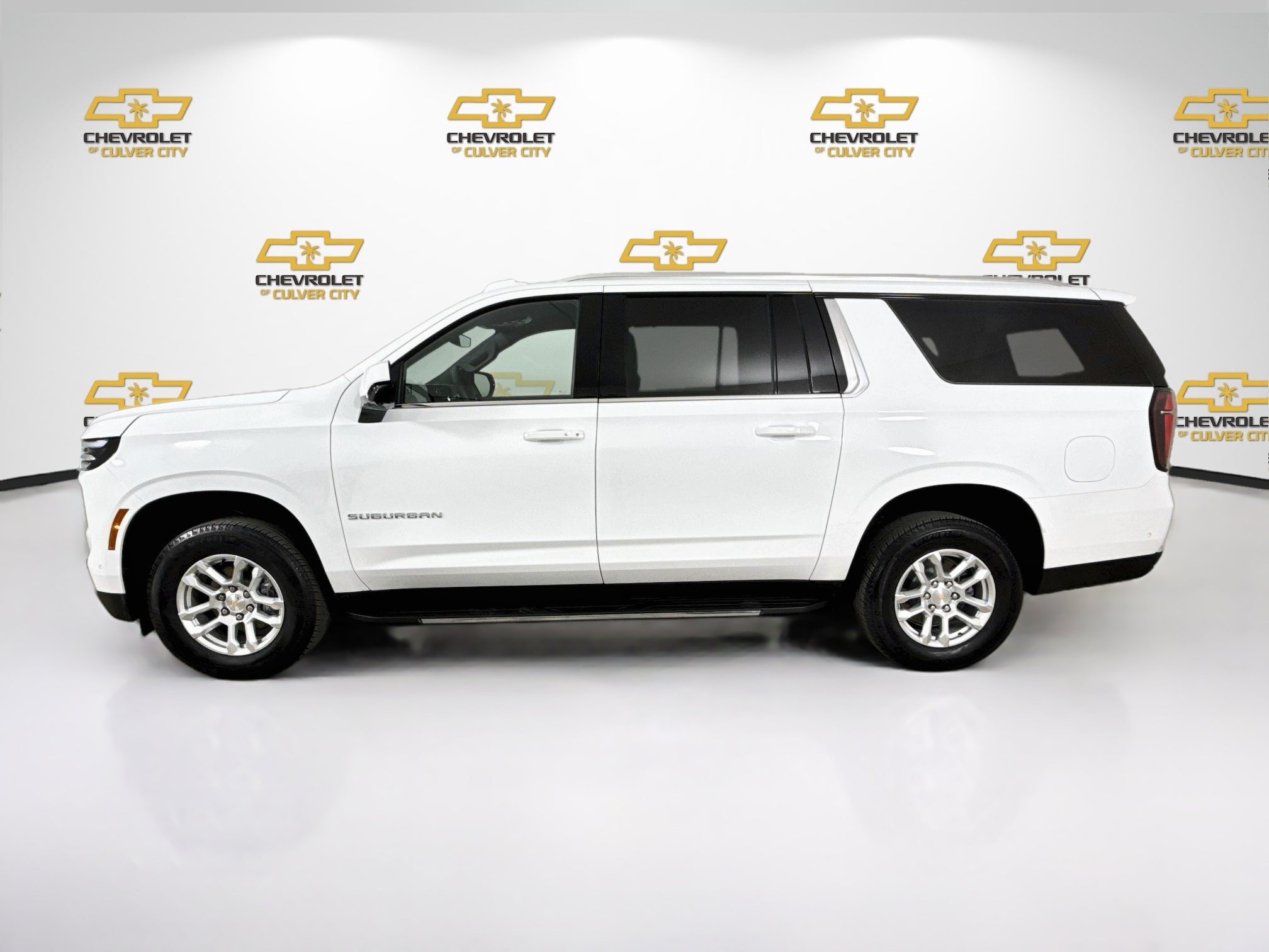 Used 2026 Chevrolet Suburban LS AWD/4WD image 5