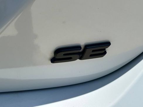 Used 2023 Toyota Camry SE FWD image 12