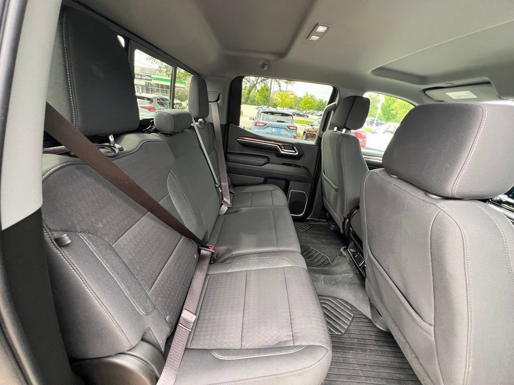 Used 2024 Chevrolet Silverado 1500 LT AWD/4WD image 24