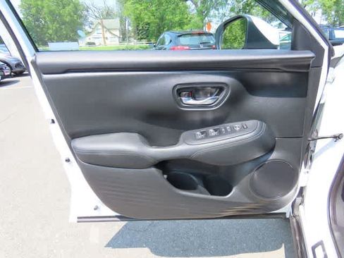 Used 2023 Honda HR-V EX-L image 14