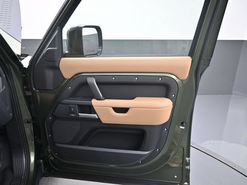 New 2026 Land Rover Defender 110 X-Dynamic SE AWD/4WD image 4
