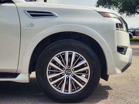 Used 2022 Nissan Armada SV w/ SV Appearance Package RWD image 8