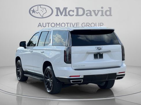 Used 2025 Cadillac Escalade Luxury w/ LPO, Floor Liner Package RWD image 5