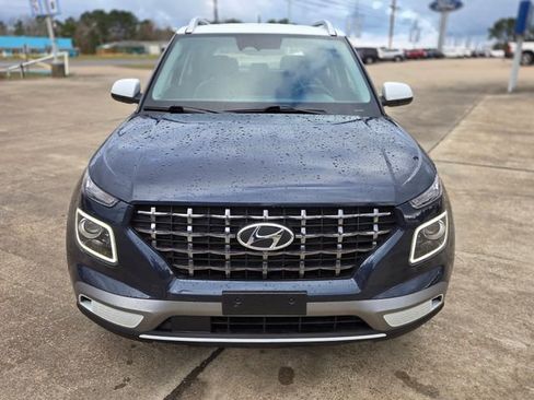Used 2025 Hyundai Venue Limited image 9