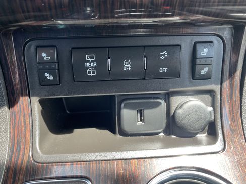 Used 2017 Chevrolet Traverse LT AWD/4WD image 27