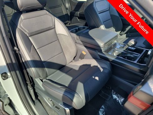 Used 2026 Ford F150 Raptor AWD/4WD image 25