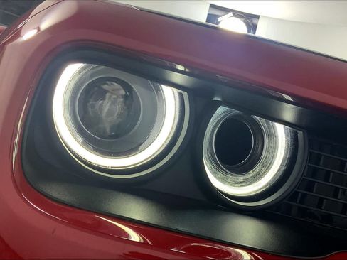 Used 2017 Dodge Challenger SRT Hellcat RWD image 27