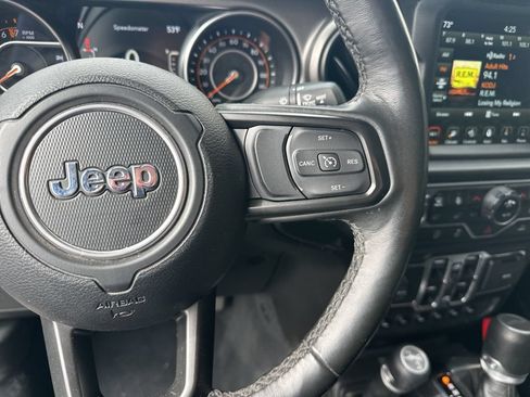 Used 2022 Jeep Gladiator Sport AWD/4WD image 15